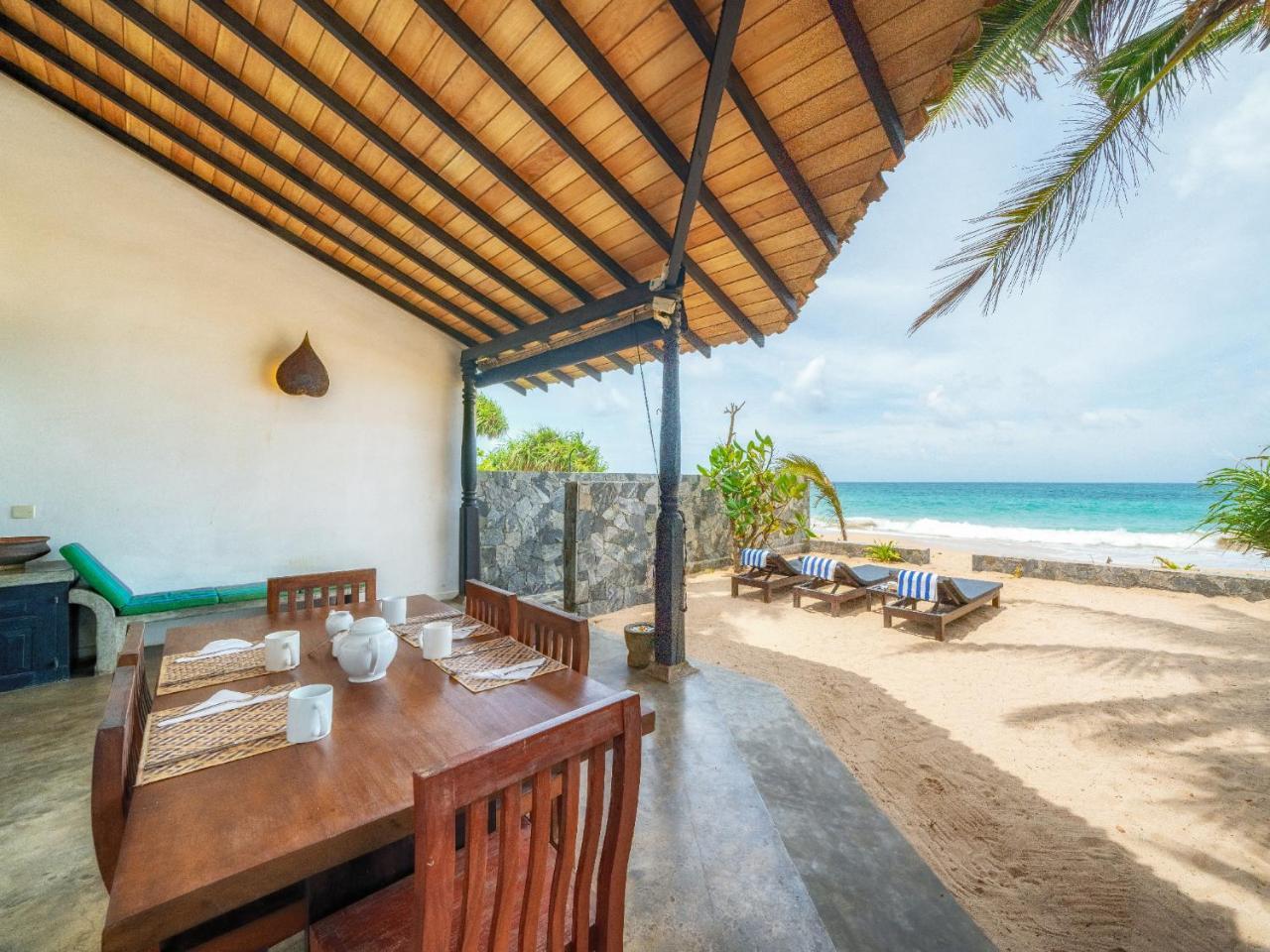 Blue Parrot Beach Villa Ambalangoda  Exterior foto